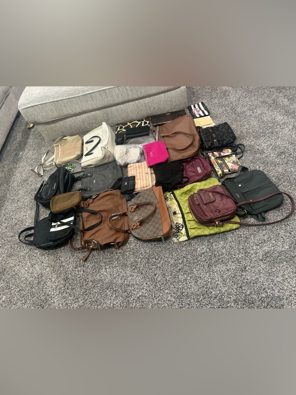 Louis Vuitton, Kate Spade, Coach Mixed Designer Reseller Lot Wholesale 35 Pieces - Picture 4 of 12